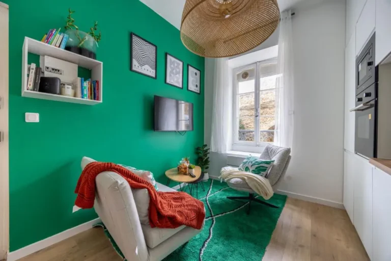 Salon, gîte intramuros, gîtes de la vicomté, gîte du bon secours